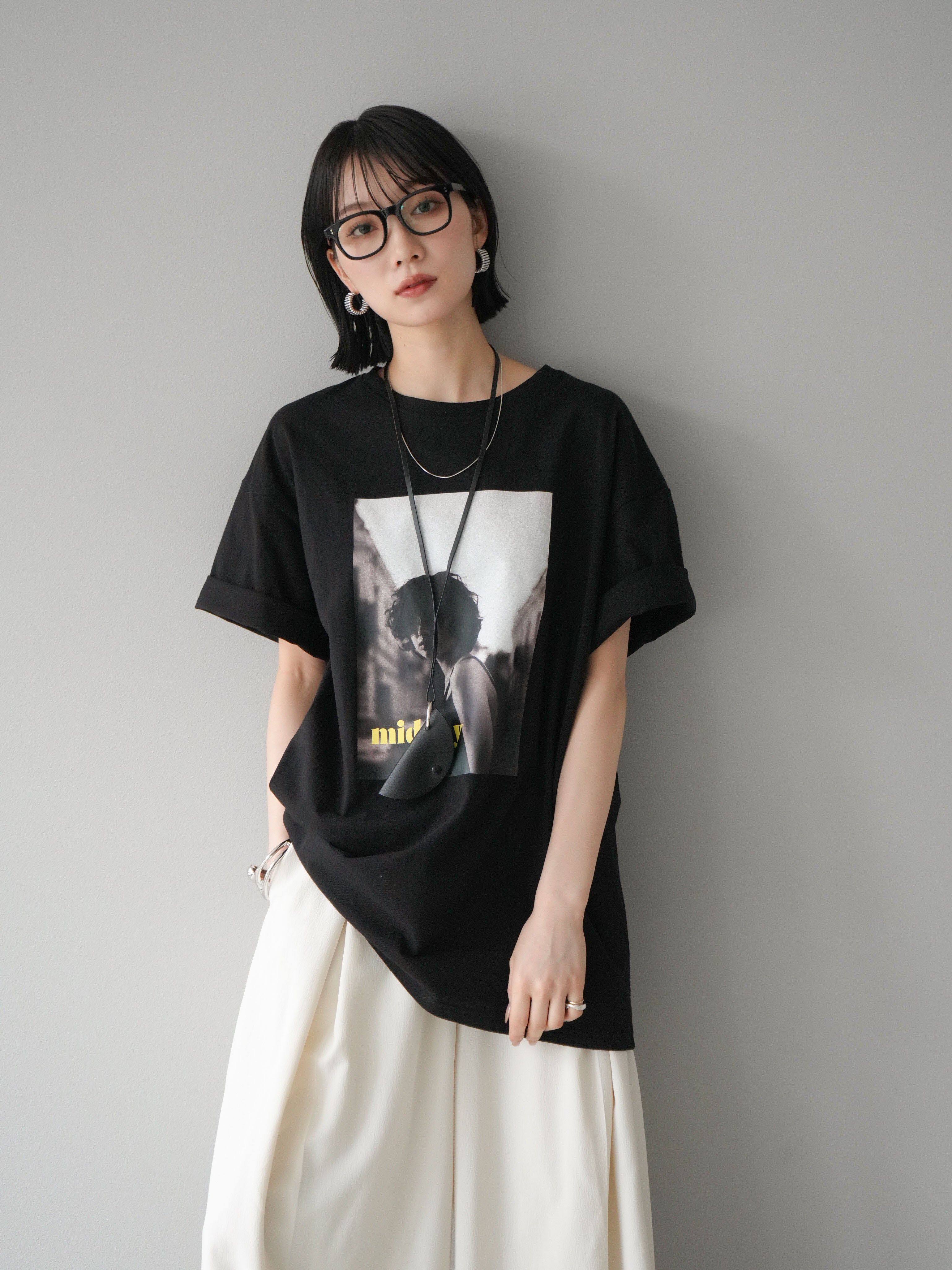予約]ネオンロゴフォトプリントBIG Tシャツ/ブラック – Lumier