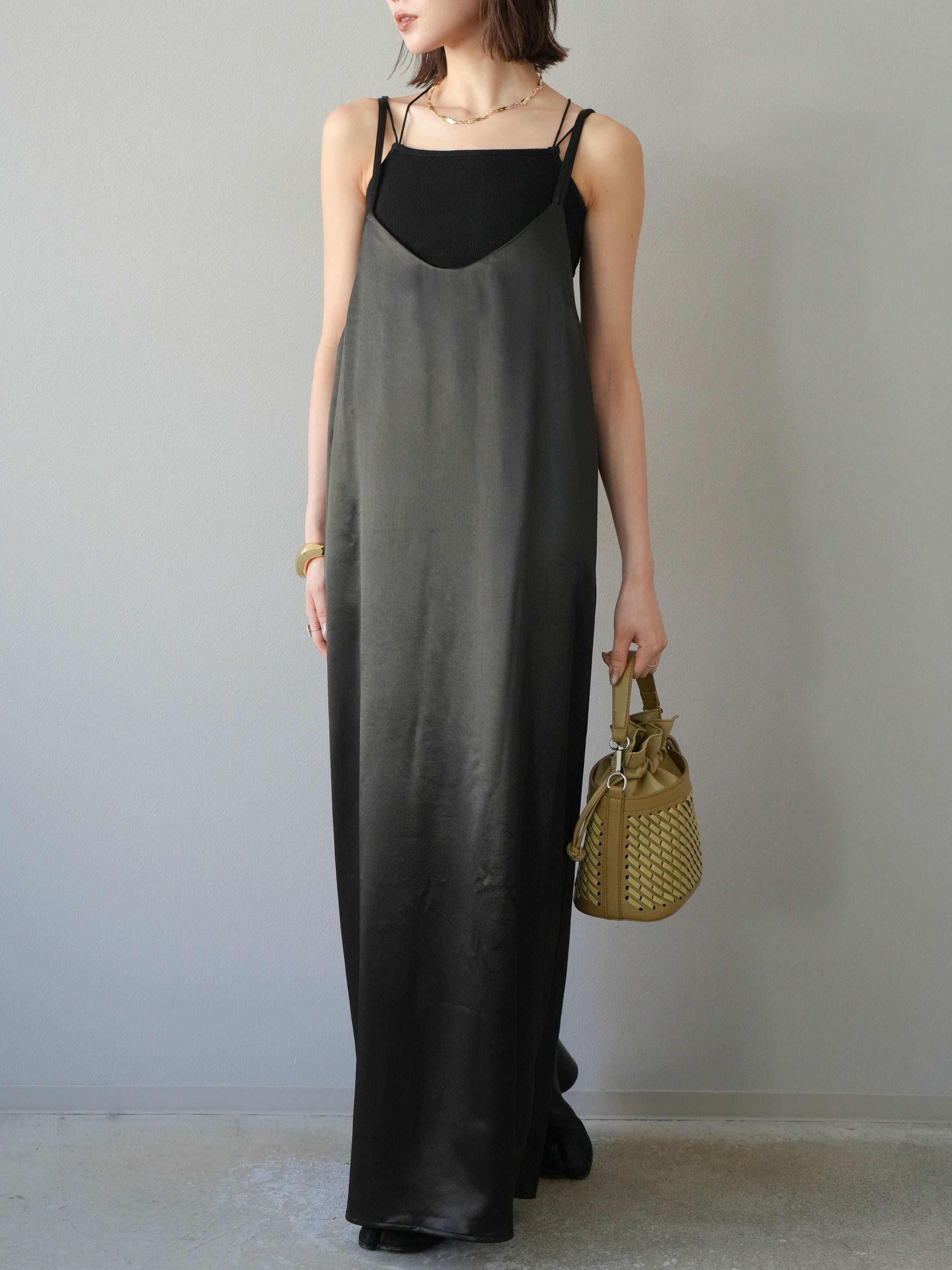 予約]サテンキャミワンピース/ブラック – Lumier