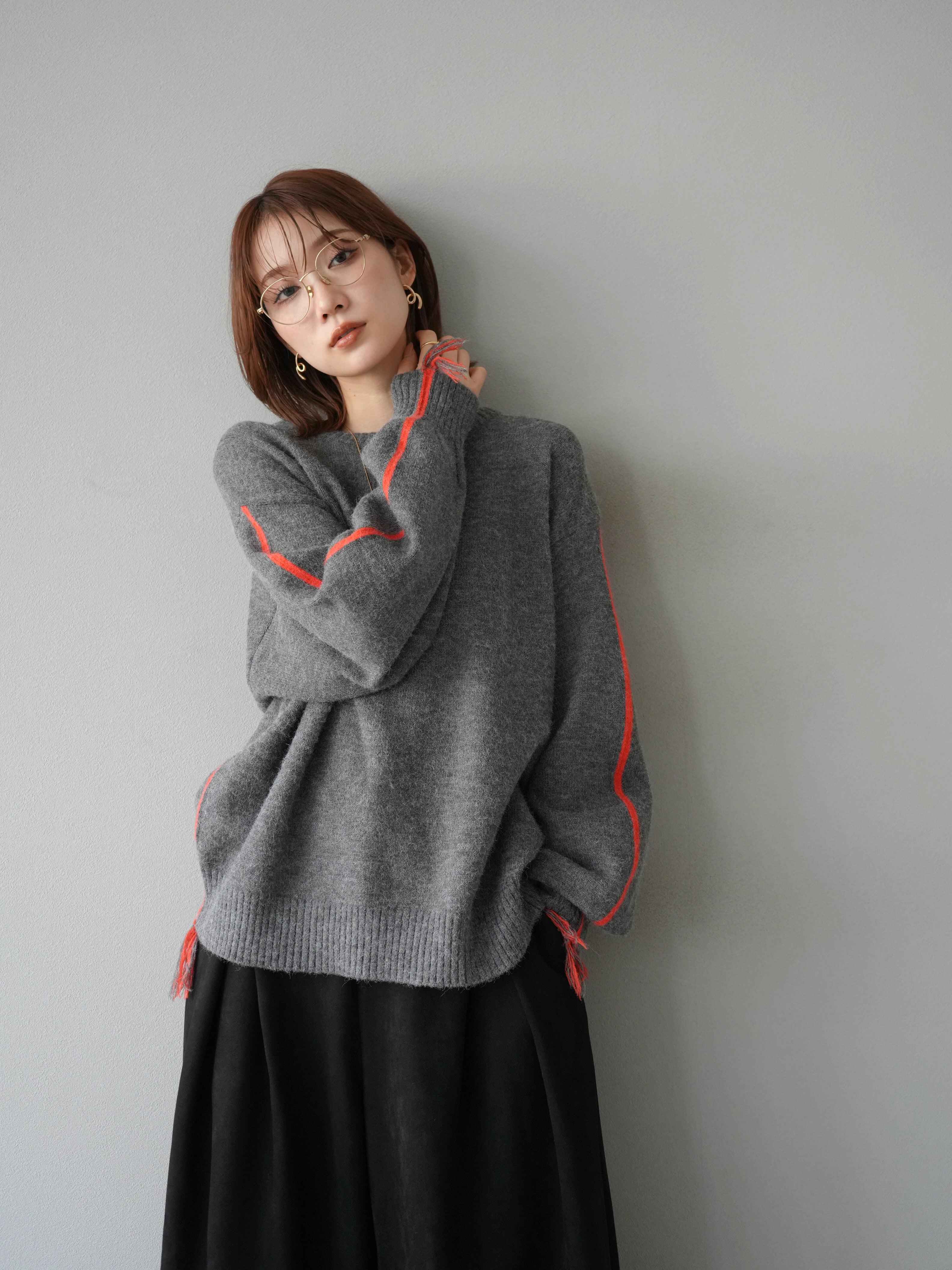 予約]配色ステッチフリンジニットプルオーバー /チャコール – Lumier