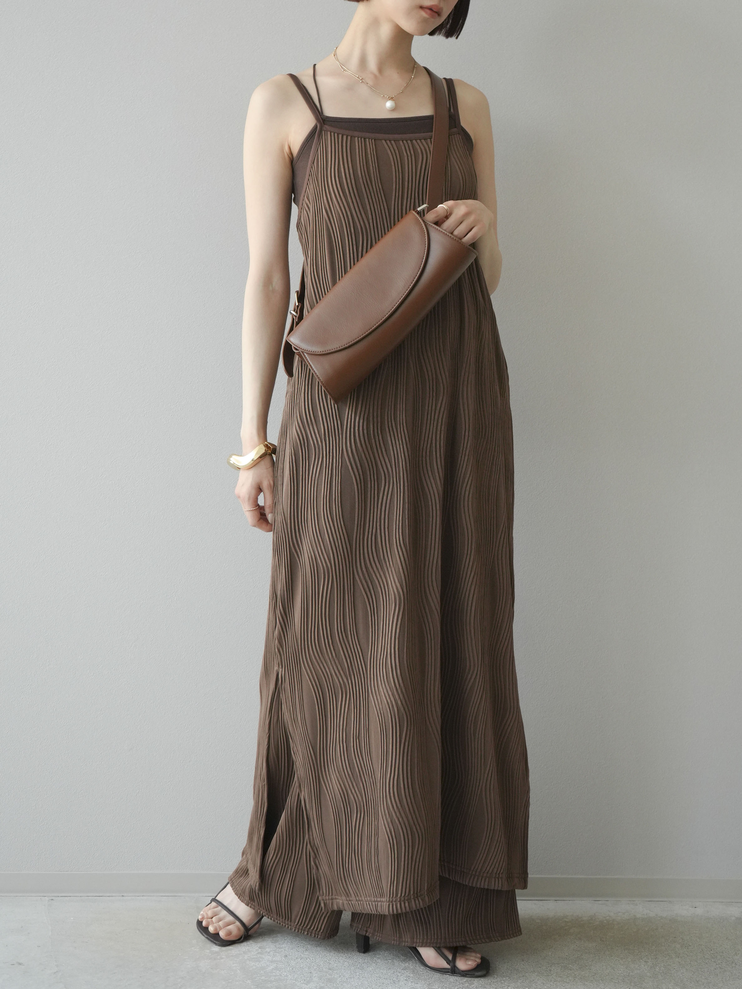 予約]ウェーブパイピングキャミワンピース/ブラウン – Lumier