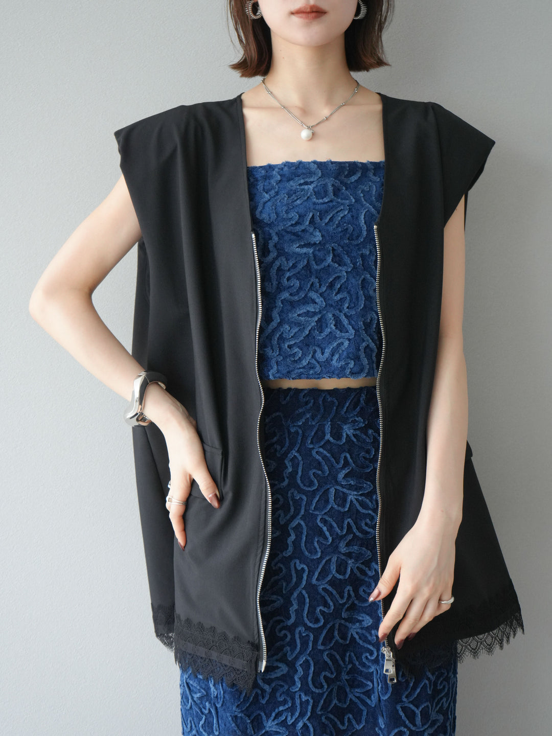 [預購] 雙拉鍊蕾絲下擺背心/黑色