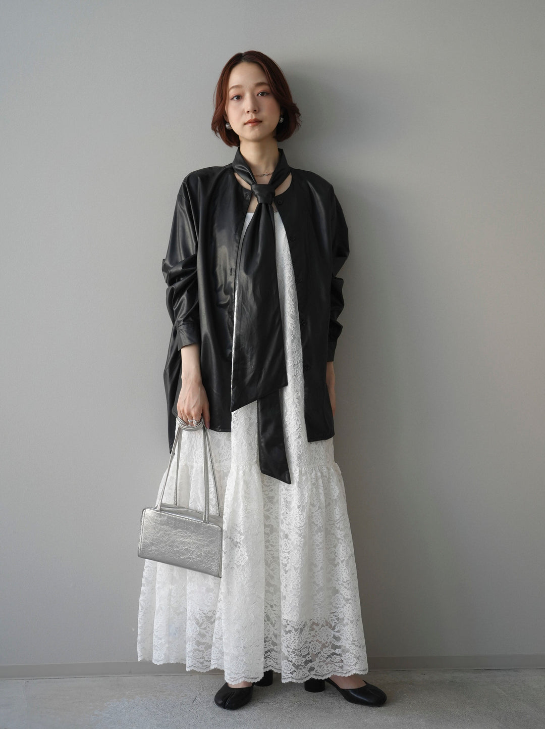 [SET]ギャザー切替レースキャミワンピース+フェイクレザーボウタイブラウス(2set)