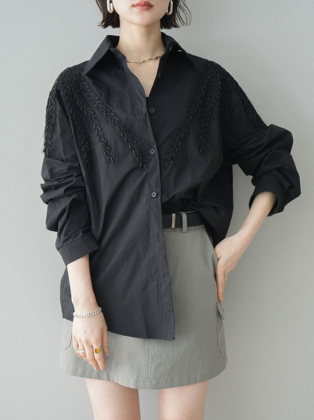 【套裝】串珠刺繡襯衫+繫帶工裝迷你裙（兩件組）