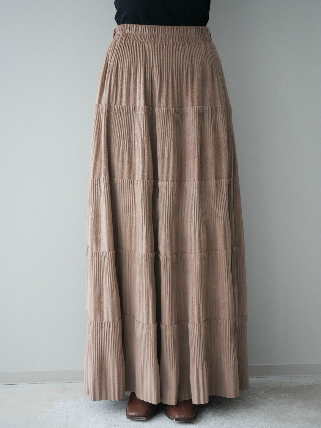 [予約]型押しスエードティアードプリーツスカート/beige