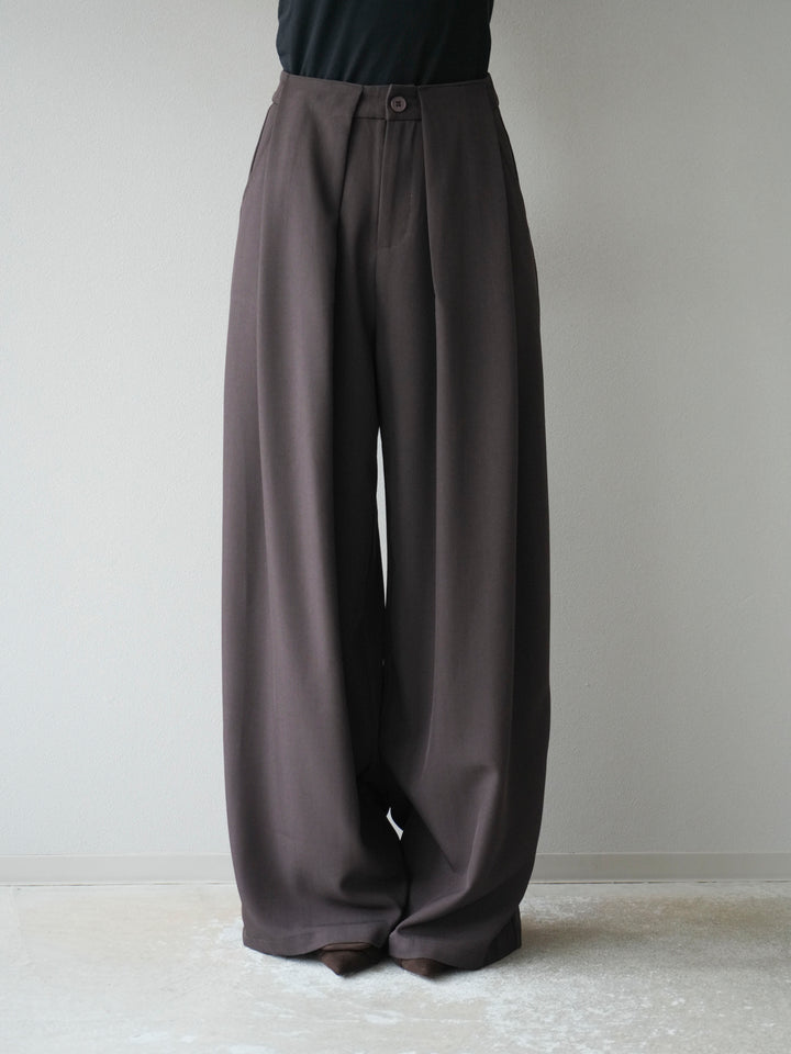 【預購】皮帶環設計寬褲/棕色