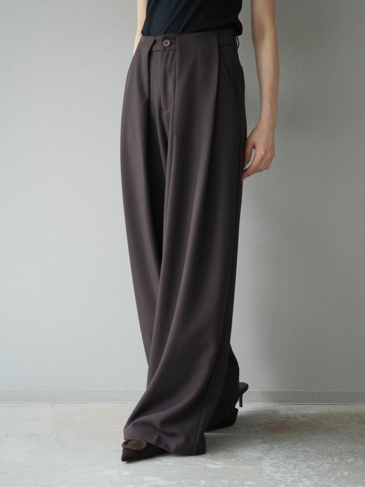 【預購】皮帶環設計寬褲/棕色