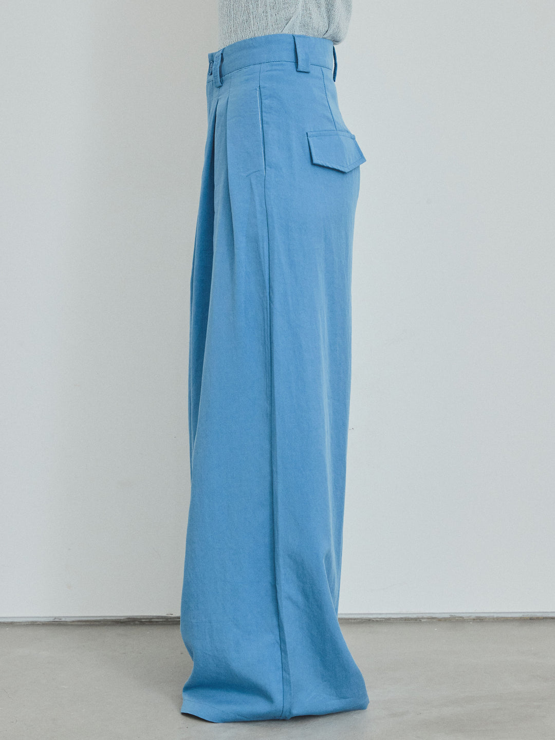 【預訂】亞麻觸感褶邊闊腿褲/藍色