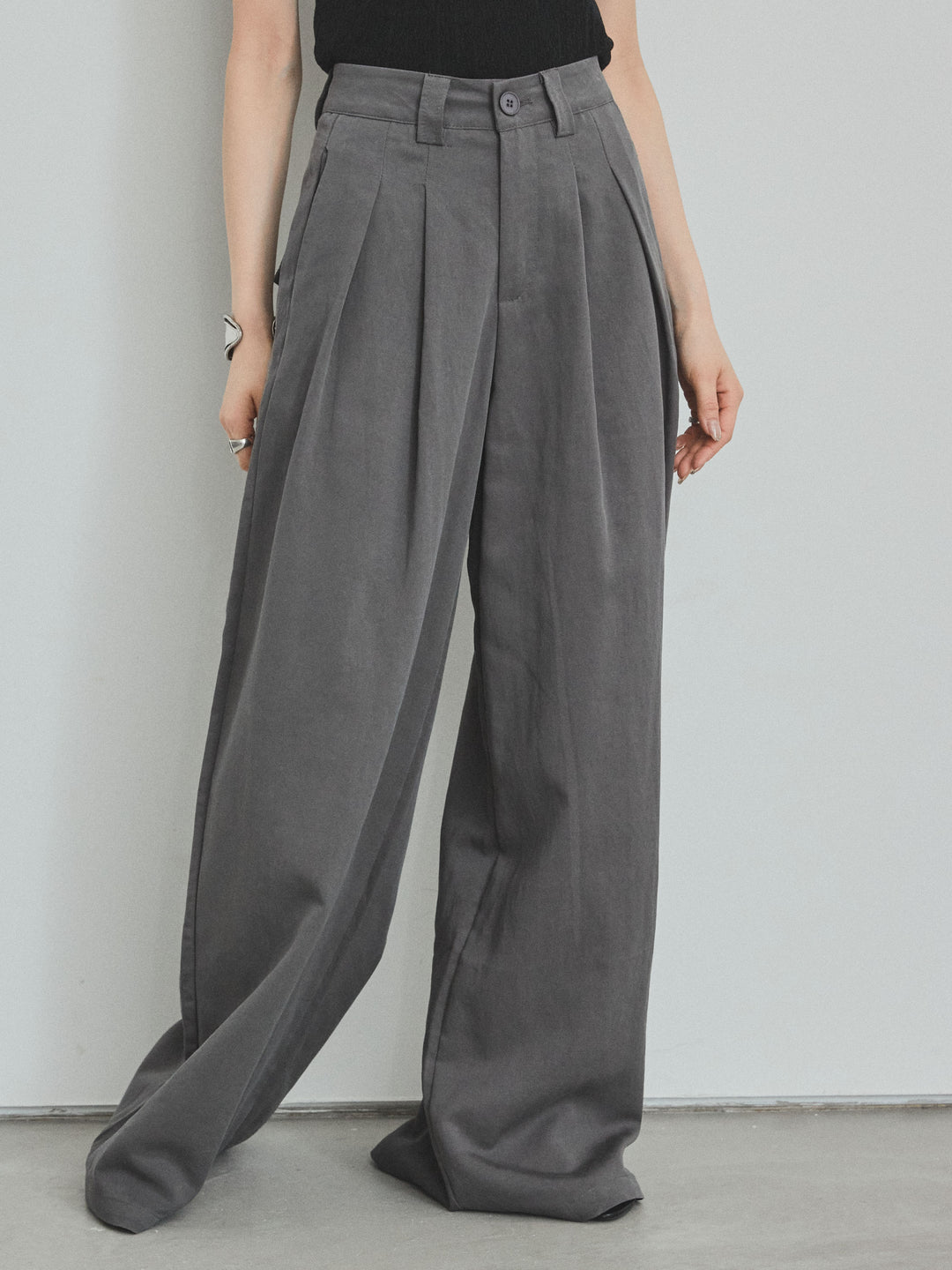【預購】亞麻觸感褶皺寬褲/炭灰色
