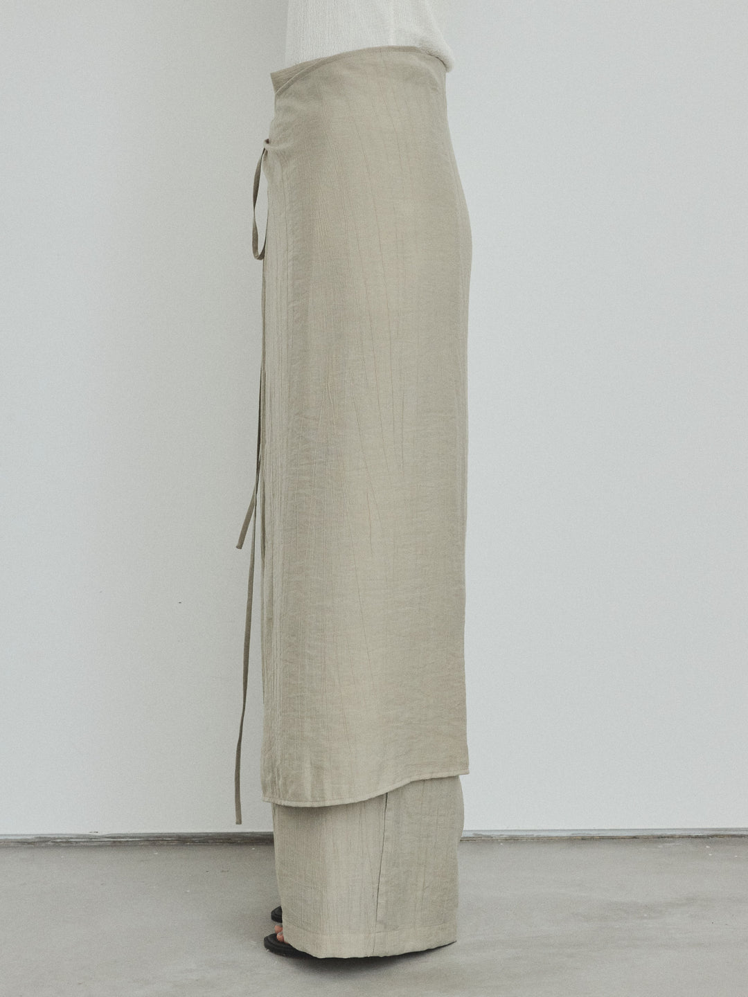 [予約]ワッシャーサテンレイヤードスカートパンツ/カーキベージュ