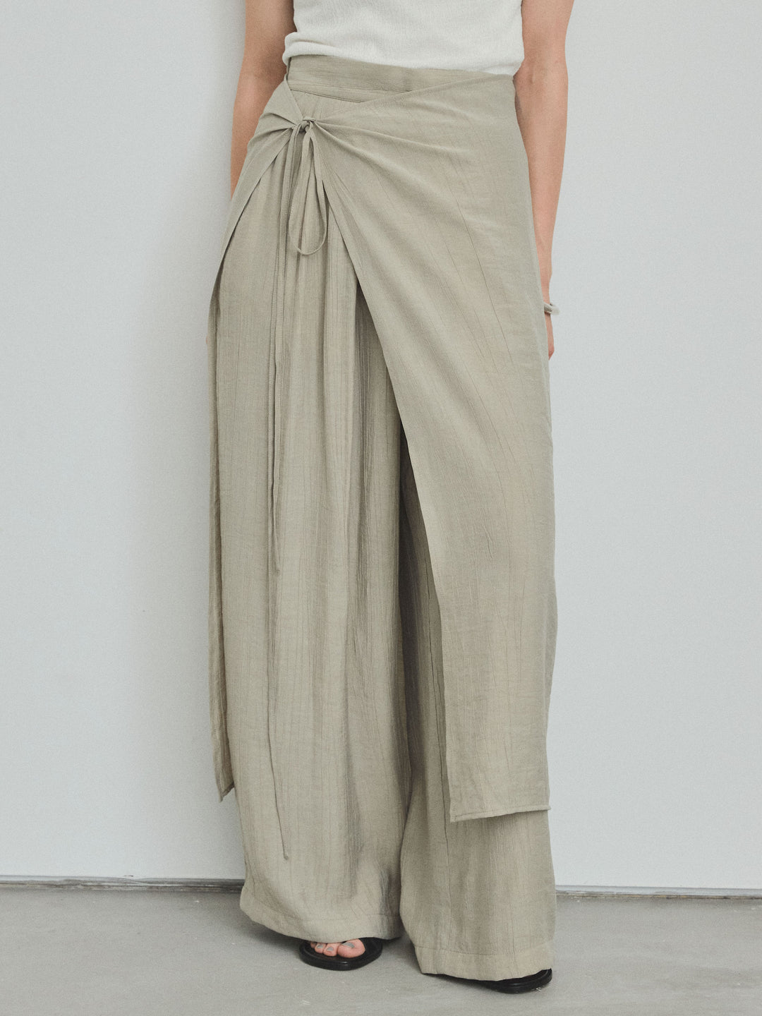 [予約]ワッシャーサテンレイヤードスカートパンツ/カーキベージュ