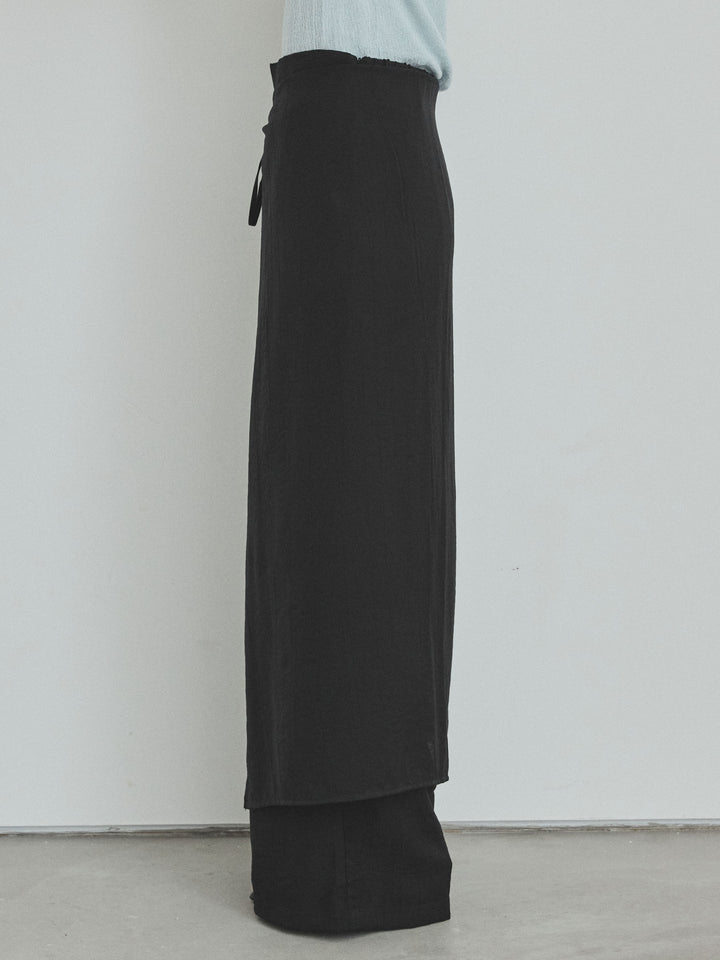 [予約]ワッシャーサテンレイヤードスカートパンツ/ブラック