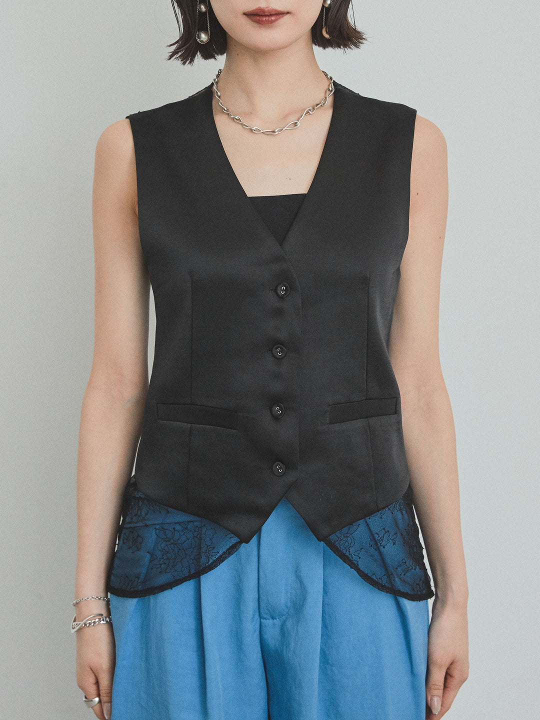[預購] 緞面 x 蕾絲背心/黑色