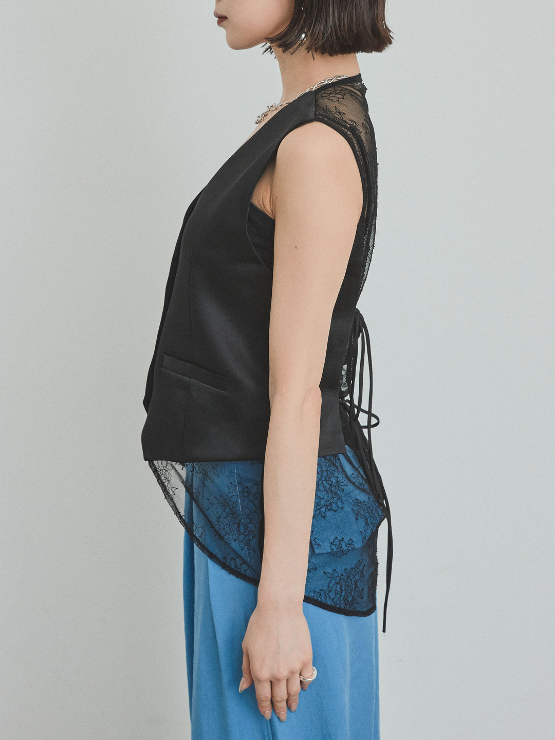 [預購] 緞面 x 蕾絲背心/黑色