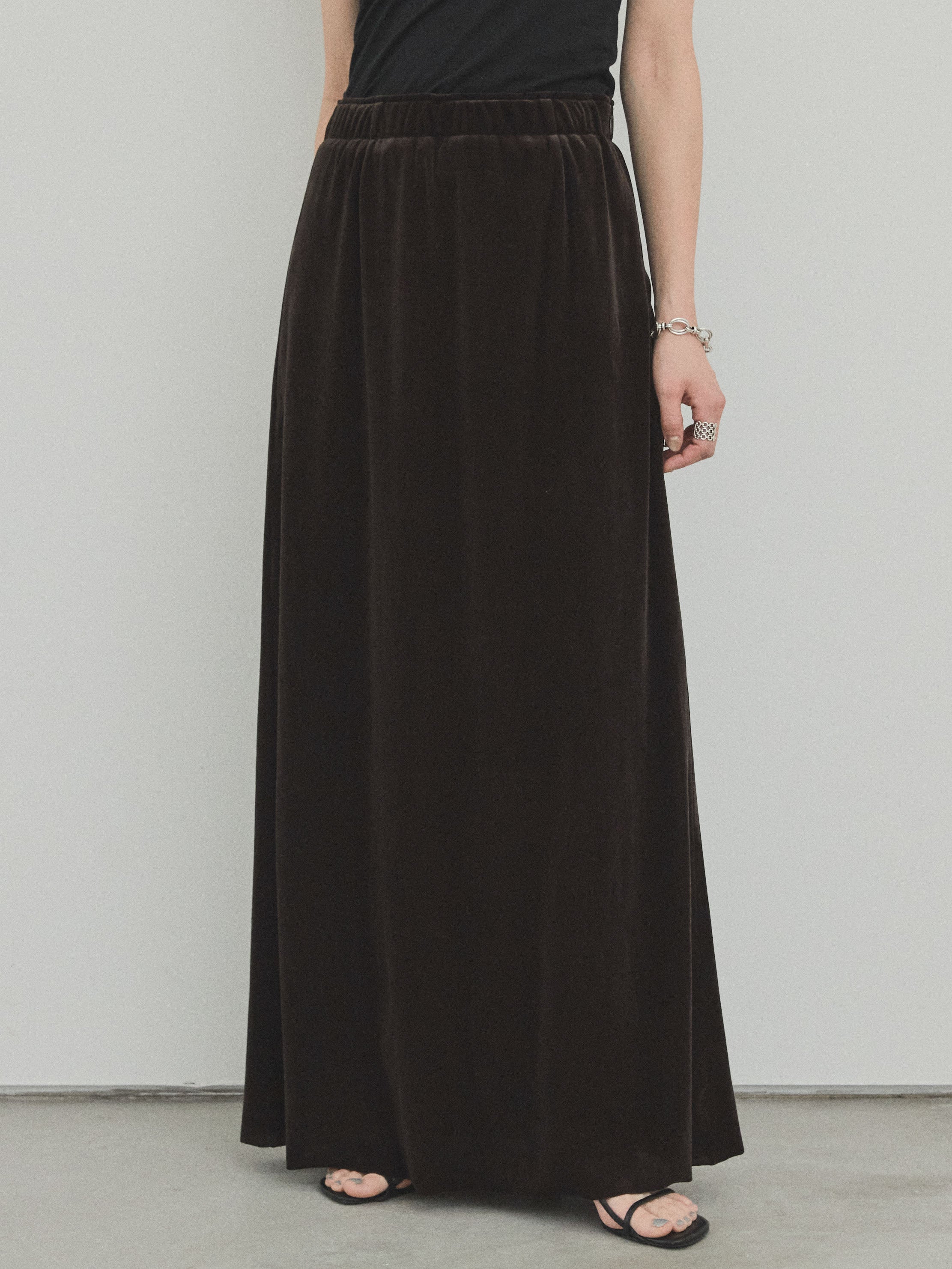 予約]ベロアナロースカート/チャコール – Lumier