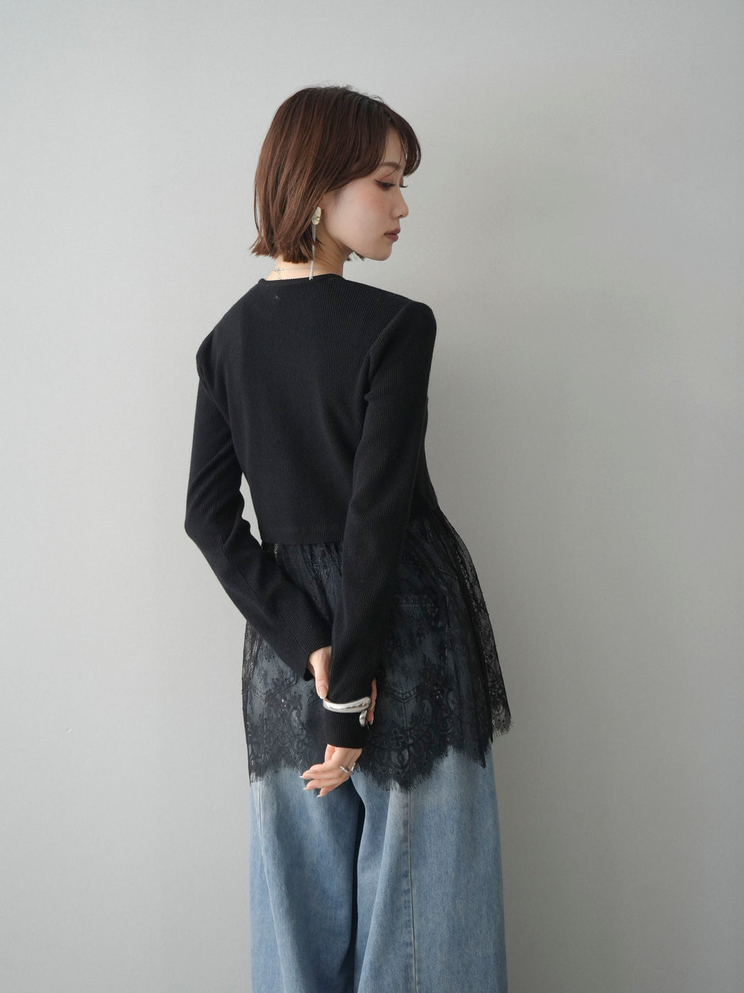 [予約]クルーネックレースドッキングリブニットトップス/black