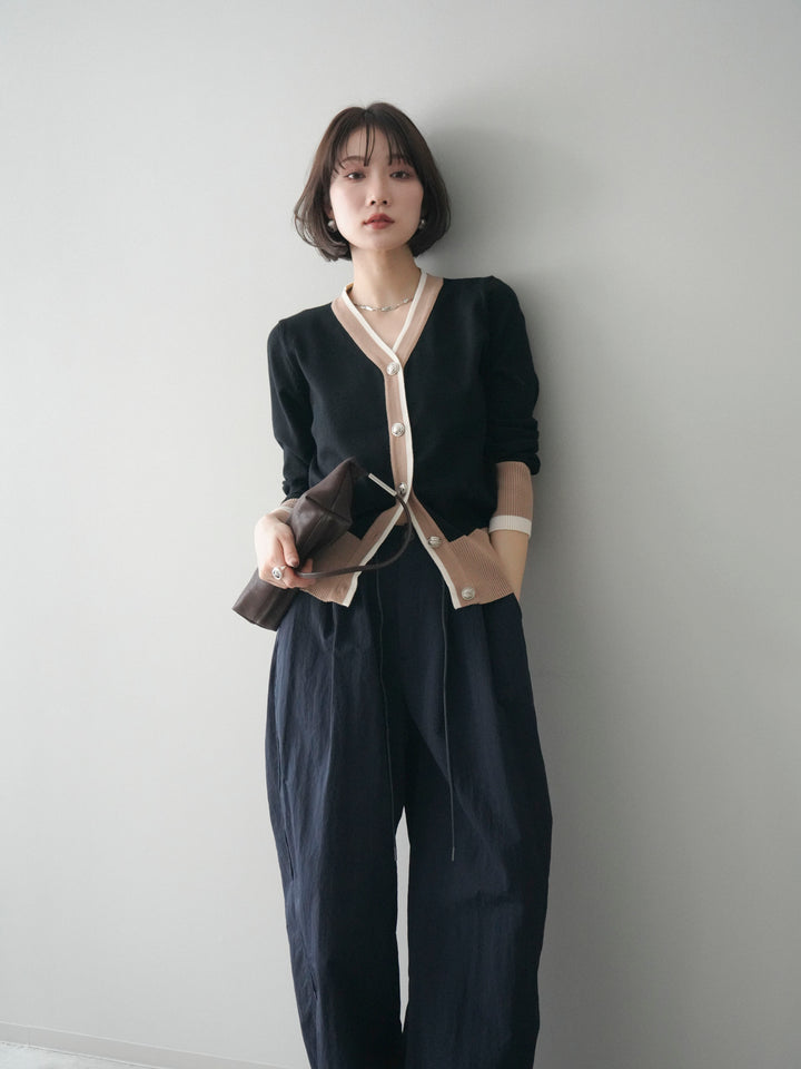 [予約]デザインボタン配色Vネックニットカーディガン/black
