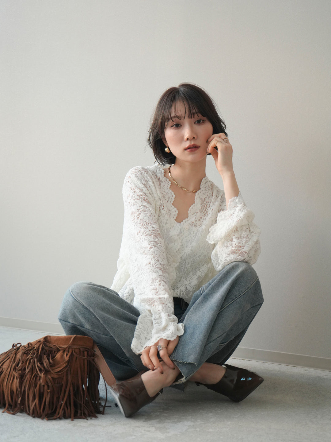 [SET]Vネックレースブラウス+裏起毛カットオフカーブデニムパンツ(2set)