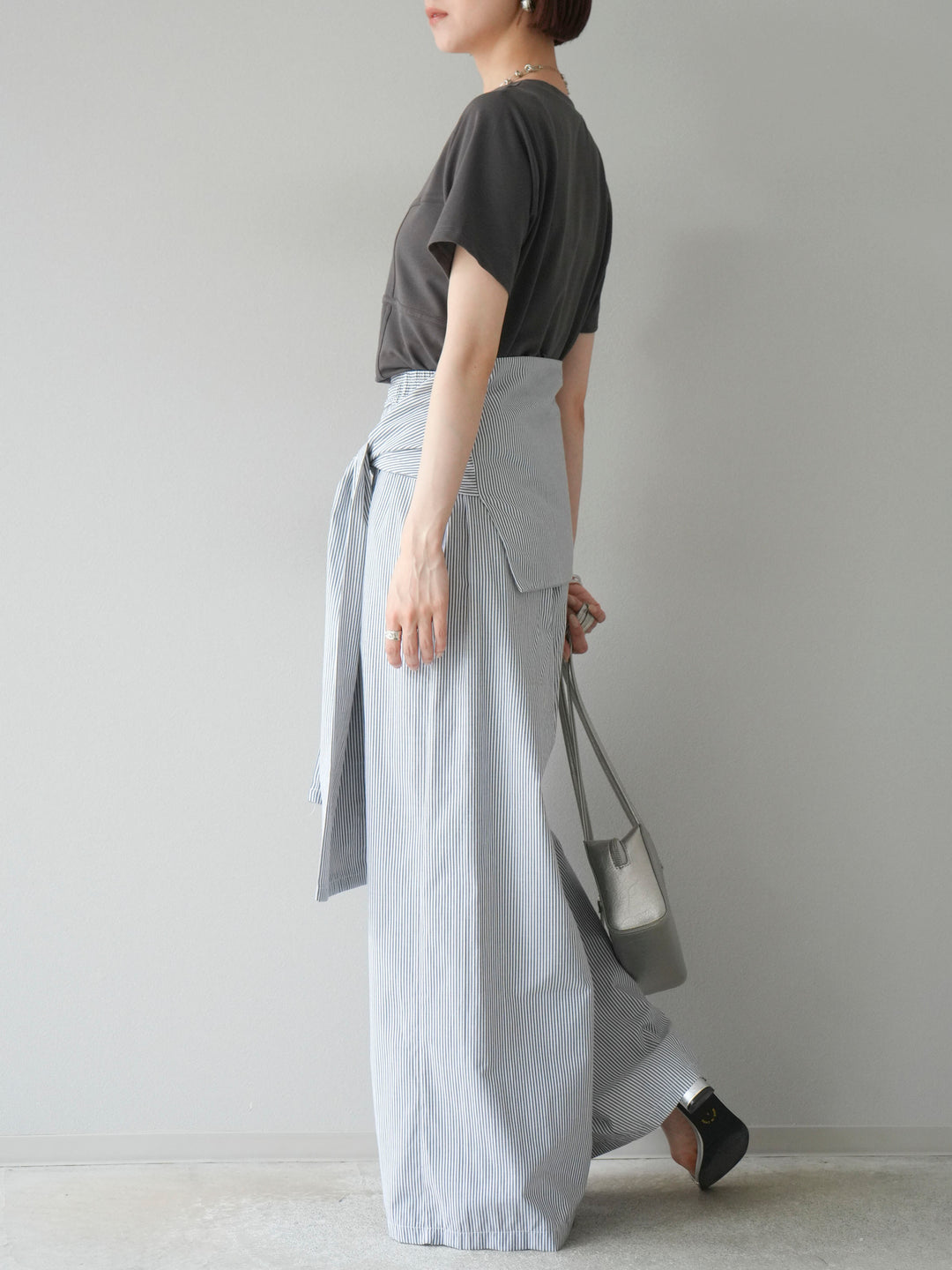 [SET]ビスチェデザインTシャツ+ウエスト巻きストライプイージーパンツ(2set)