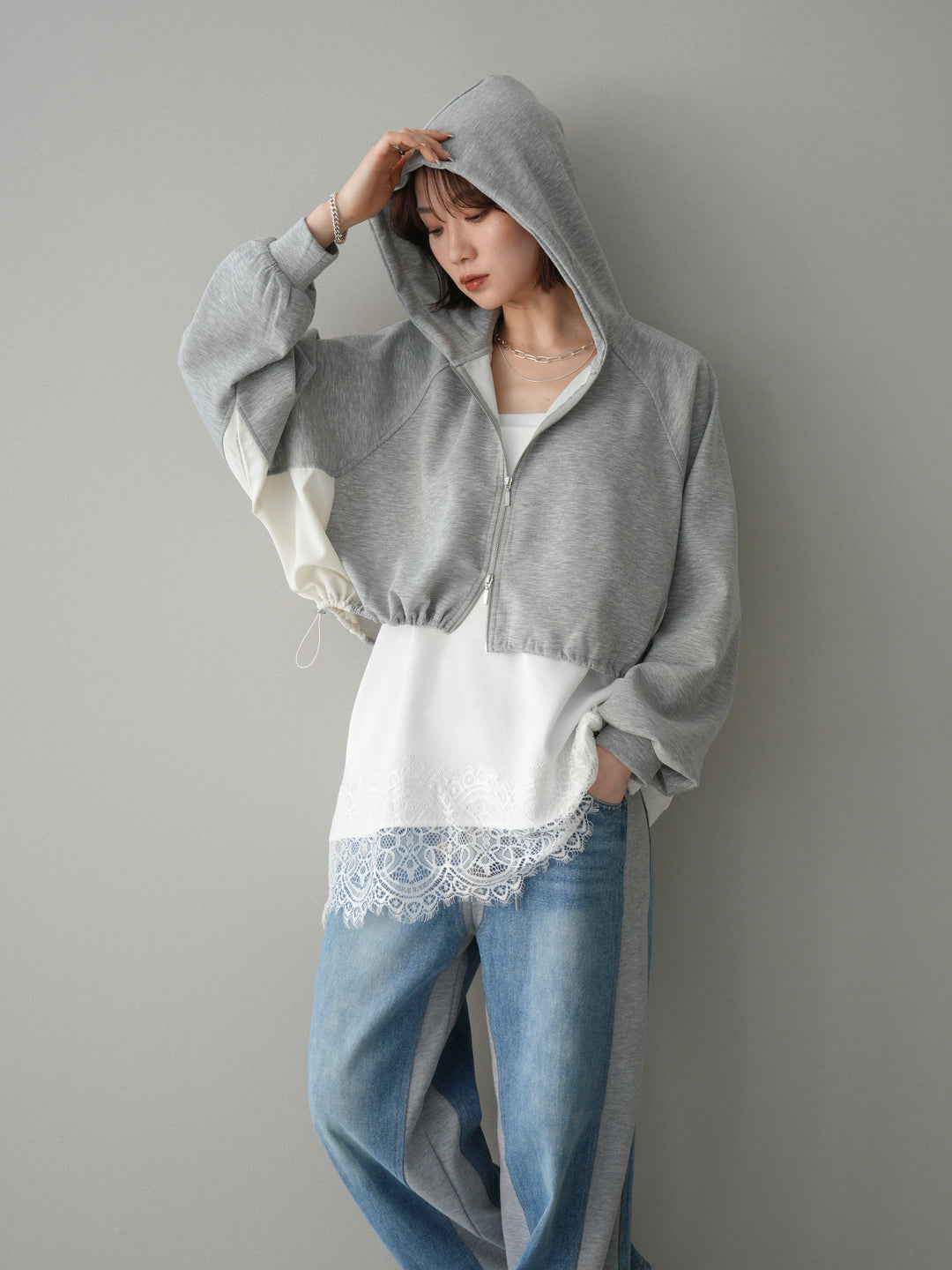 [予約]バイカラー異素材ライトポンチクロップドZIPフーディー/gray