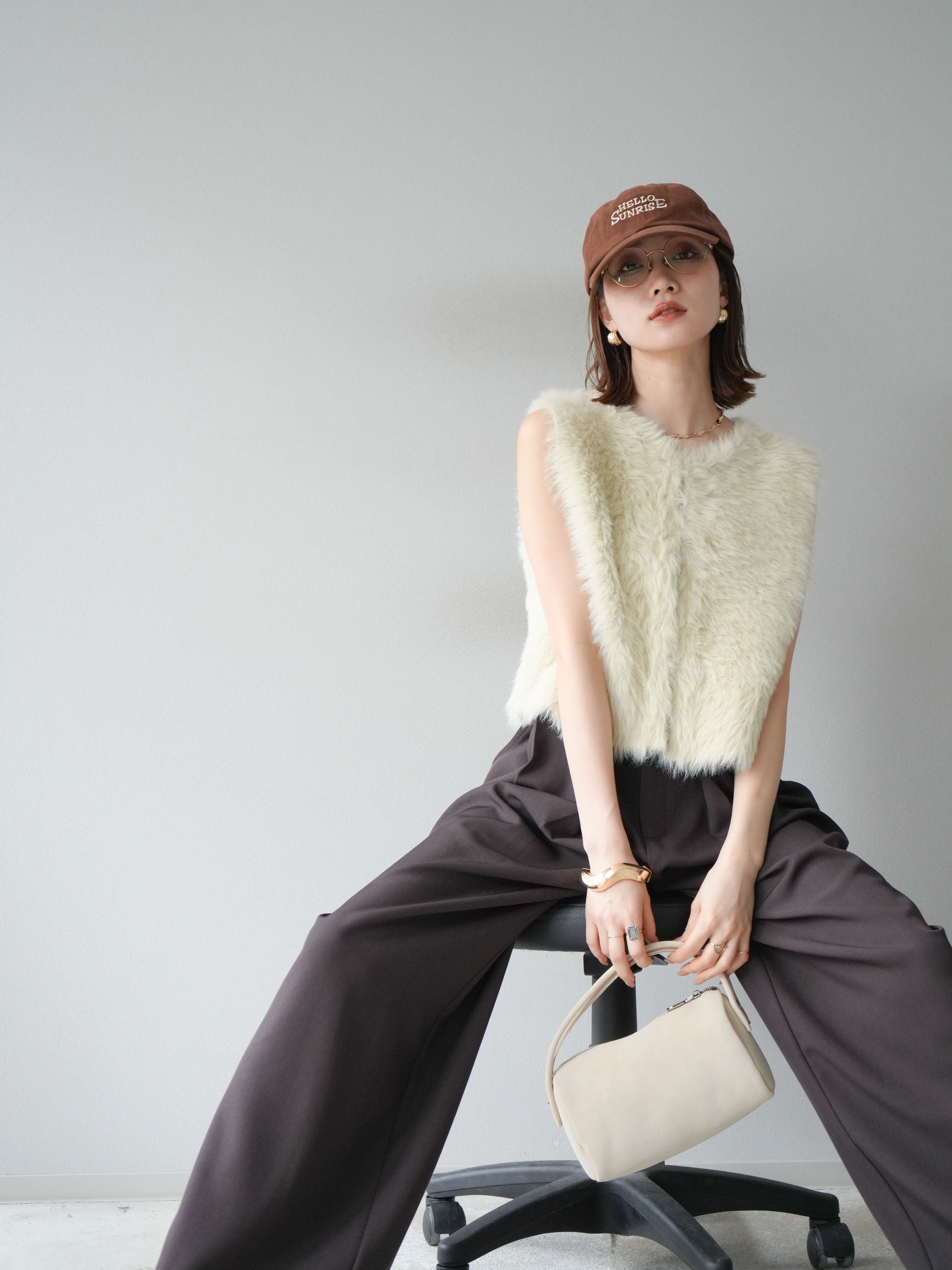 予約]ミンクライク前後2WAYショートジレ/アイボリー – Lumier