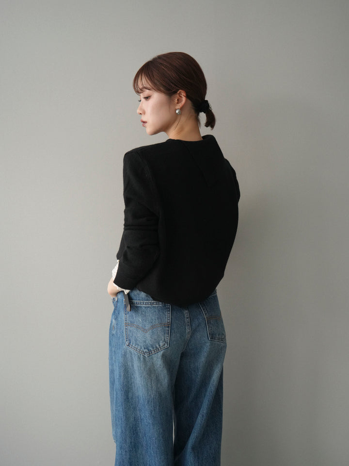 【預購】袖口蕾絲珍珠裝飾撞色針織上衣 / 黑色