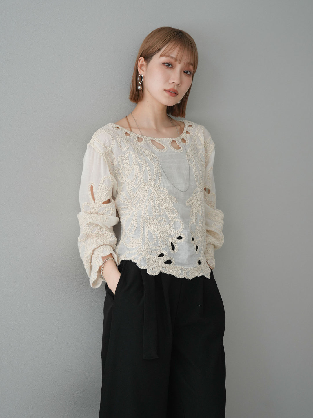 [預訂] 鉤針設計襯衫/象牙色