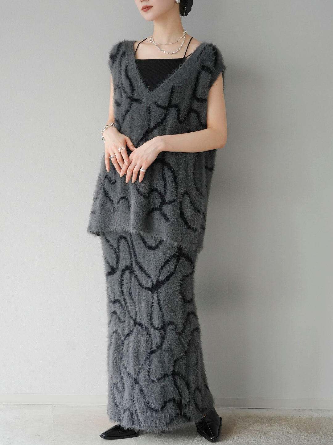 [預訂] Line 毛絨針織半身裙/炭灰