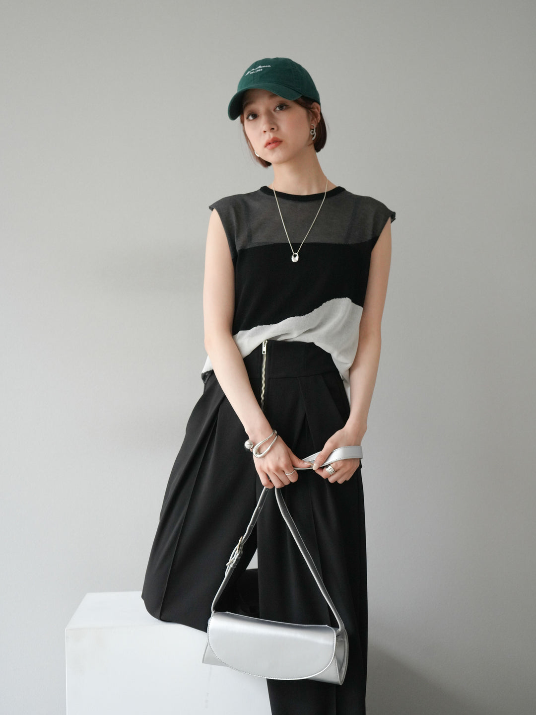 [SET]バイカラーシアーニットノースリーブ+ジップタックワイドパンツ(2set)