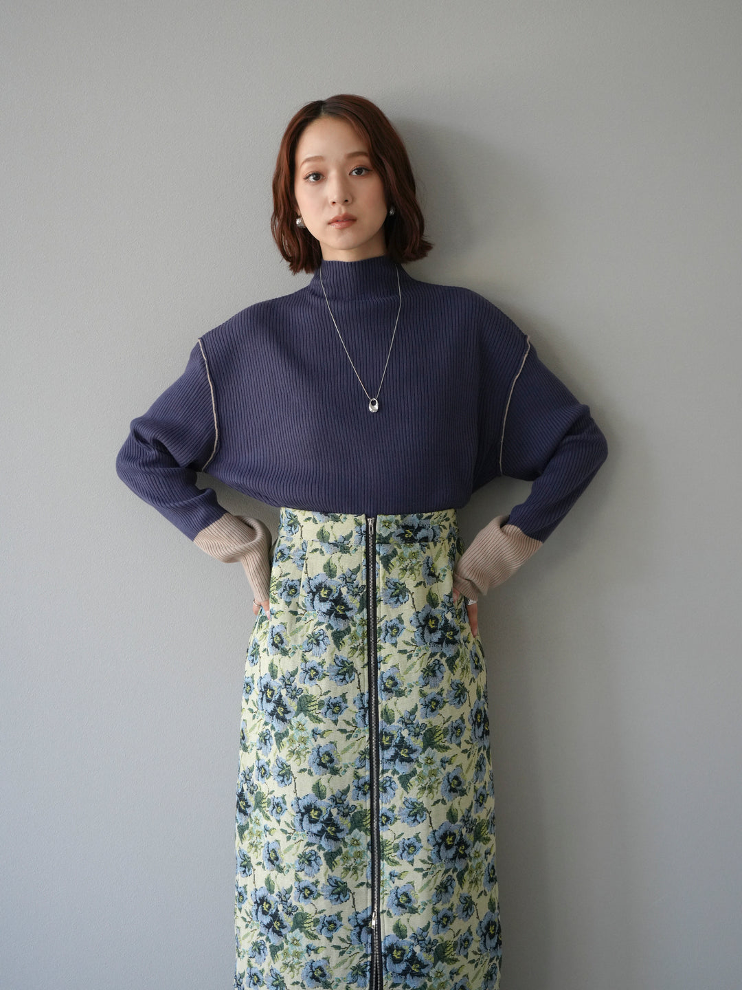 [予約]ボトルネック配色リブニットプルオーバー/アイアンブルー×ベージュ