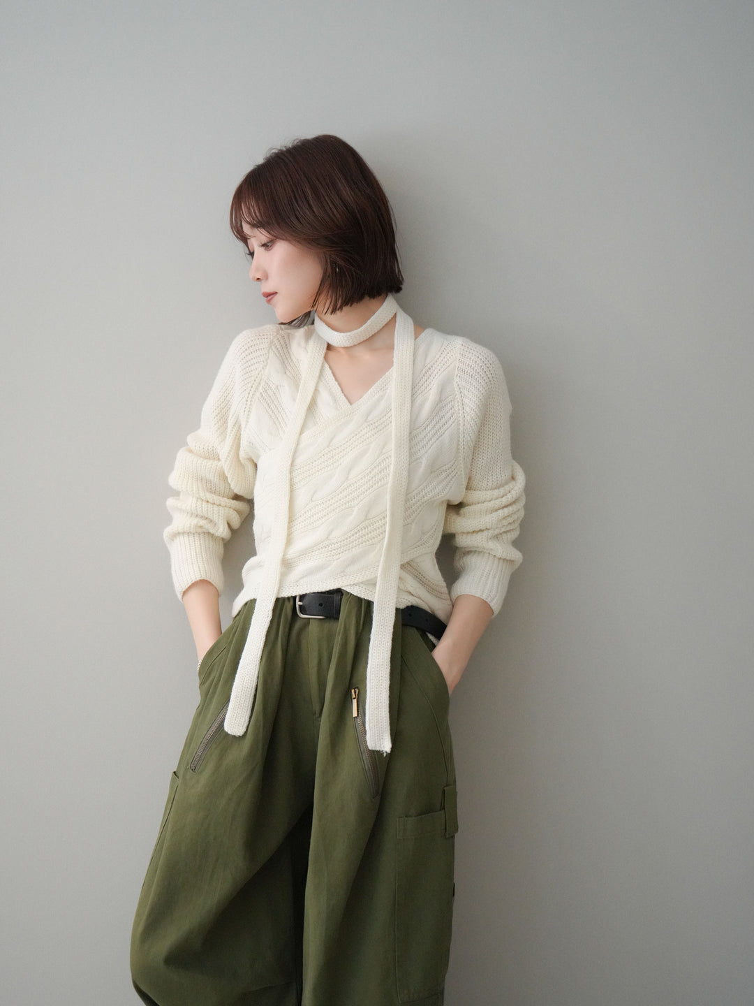 [予約]ケーブル編みクロスニットトップス/white