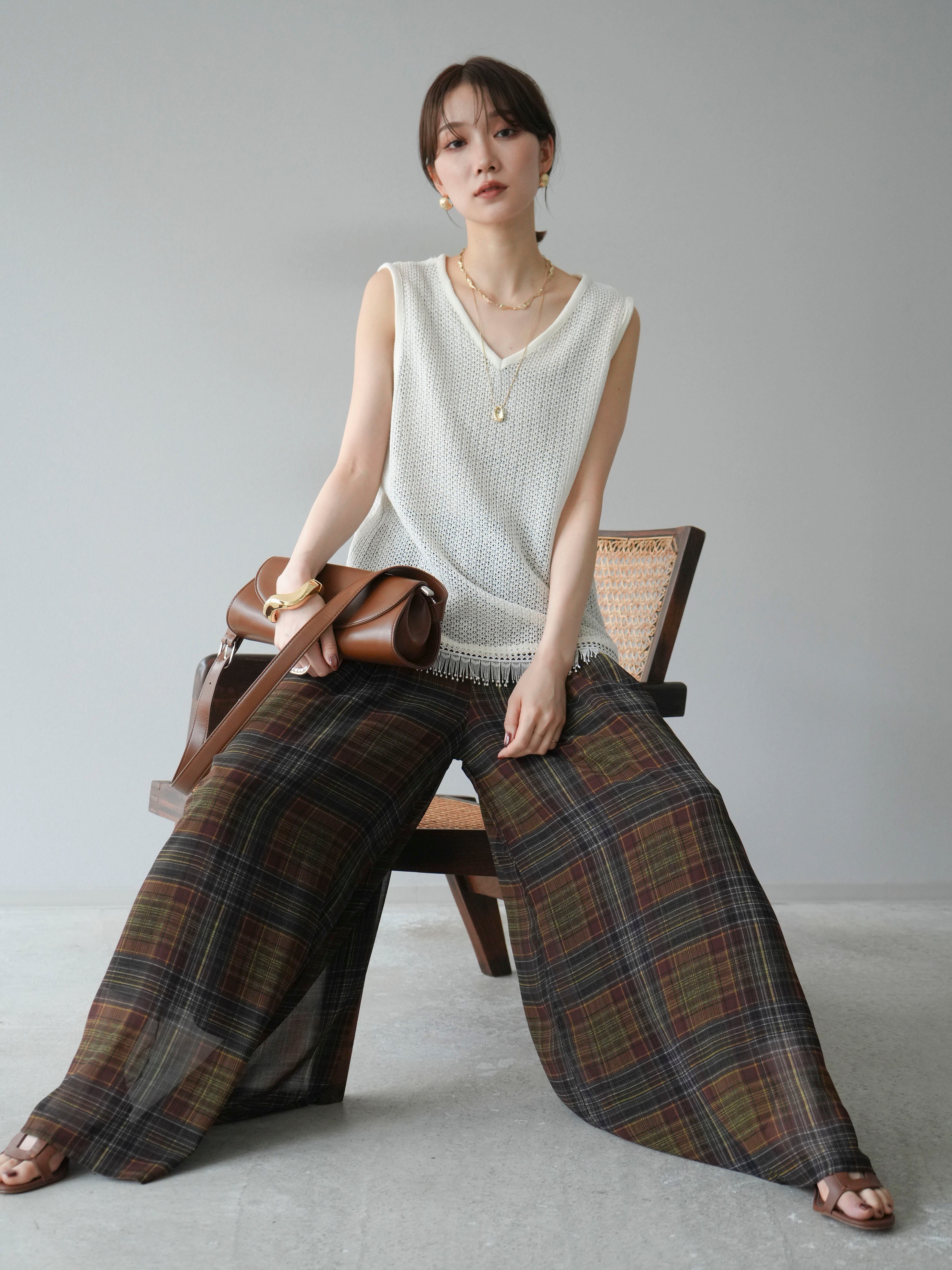 予約]裾フリンジVネックニットタンクトップアンサンブル/オフ – Lumier