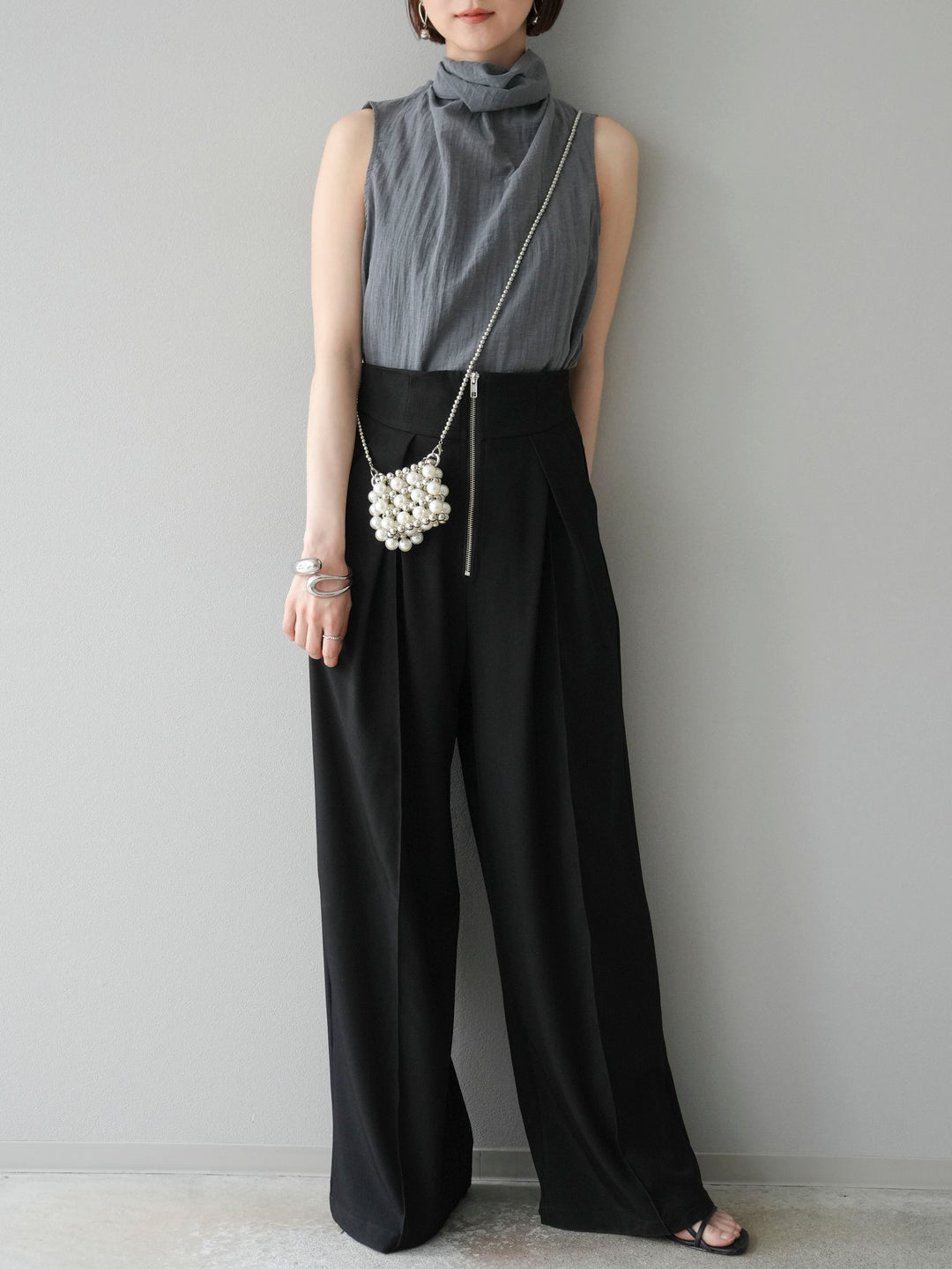 [予約]バックタイノースリーブブラウス/グレー