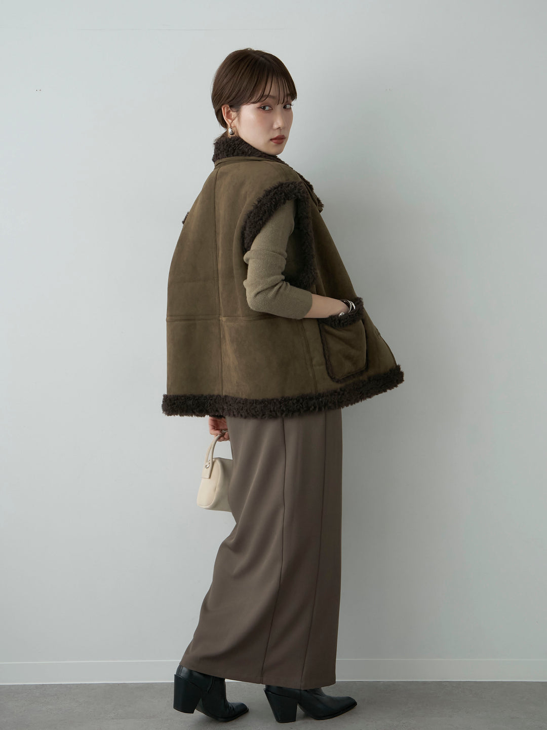 [SET]リバーシブルムートンライクオーバーベスト+リブモックネックニットトップス(2set)