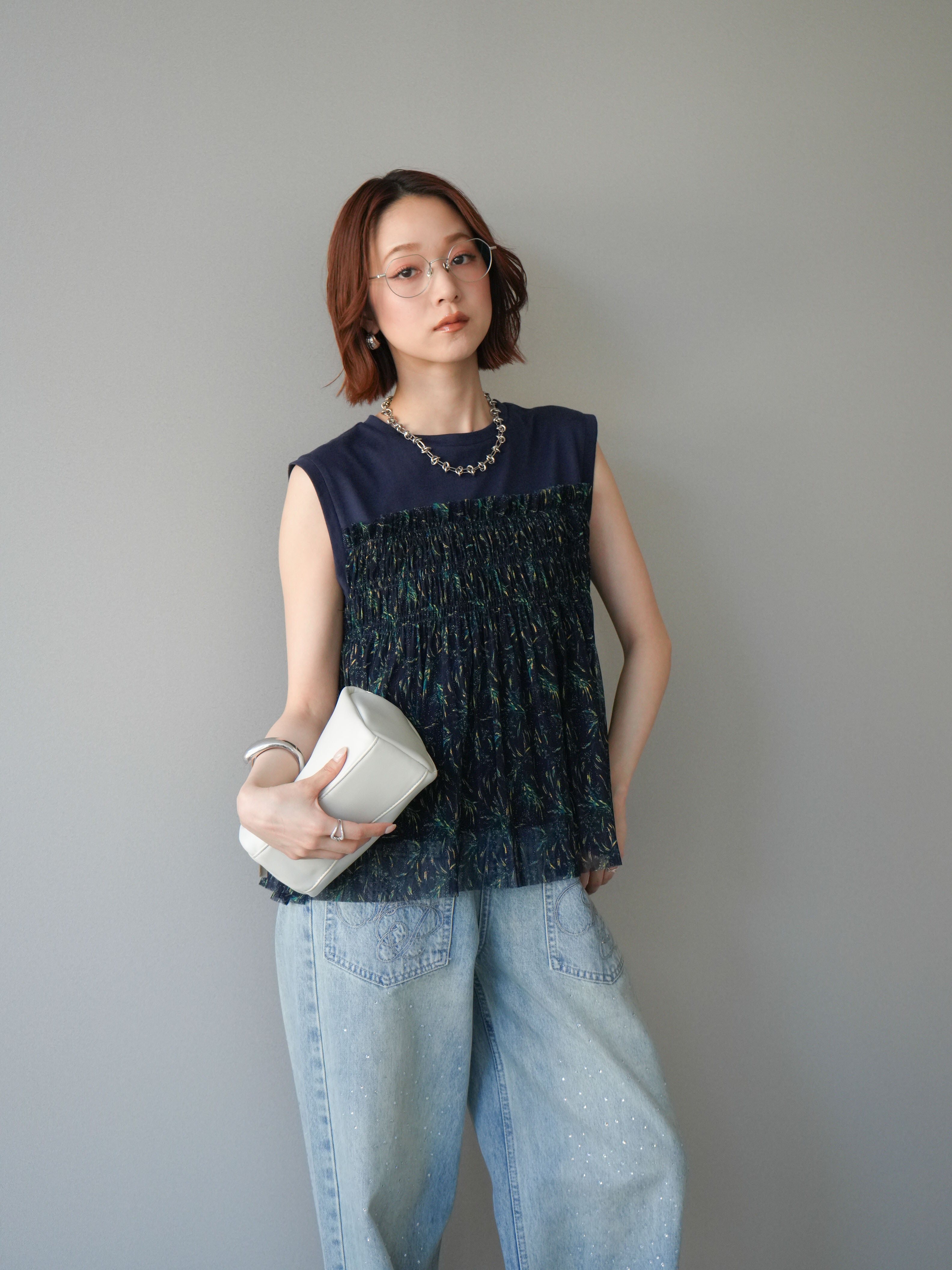 予約]チュールプリントノースリーブトップス/navy – Lumier