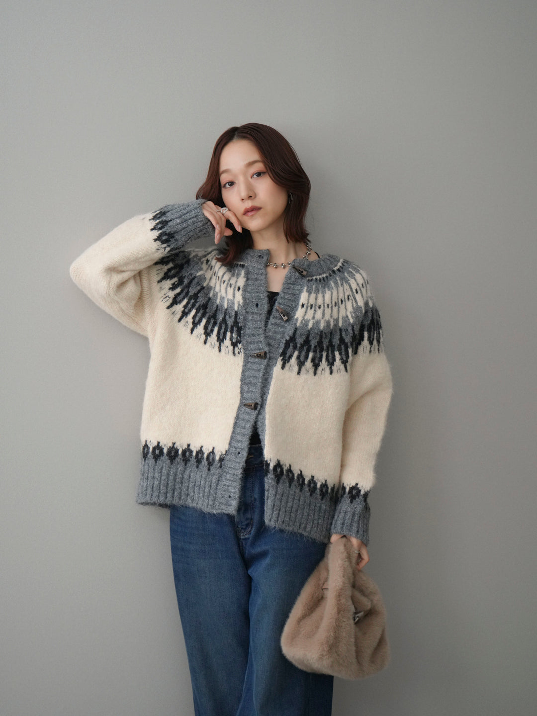 [SET]トグルボタン求心柄ニットカーディガン+裏起毛裾フリンジワイドデニムパンツ(2set)