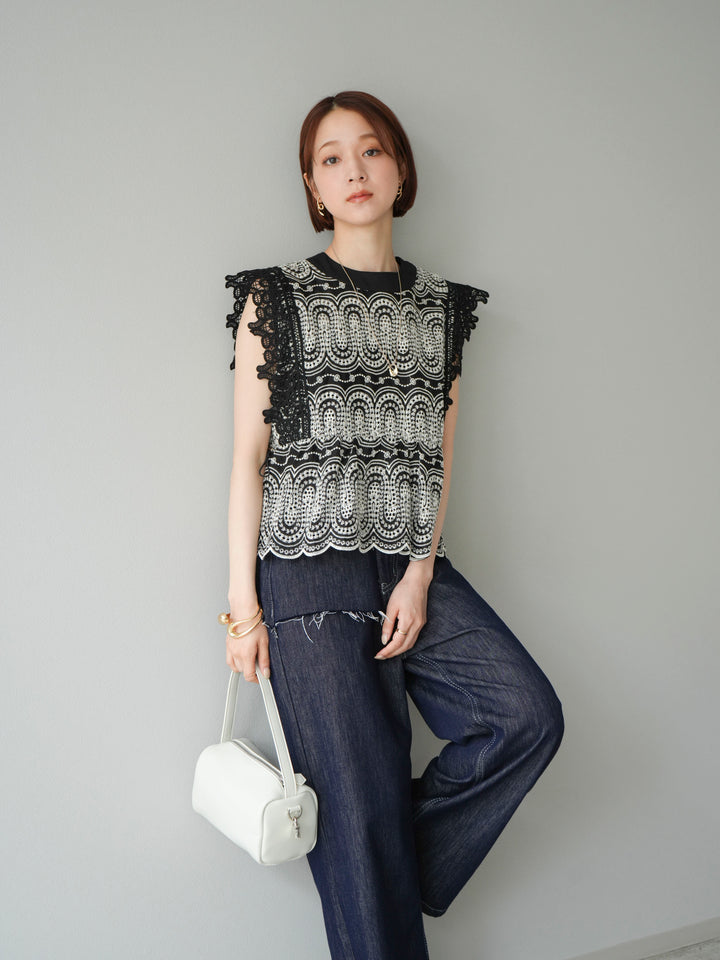 [SET] 扇貝刺繡蕾絲上衣 + 臀部設計牛仔褲 (2set)