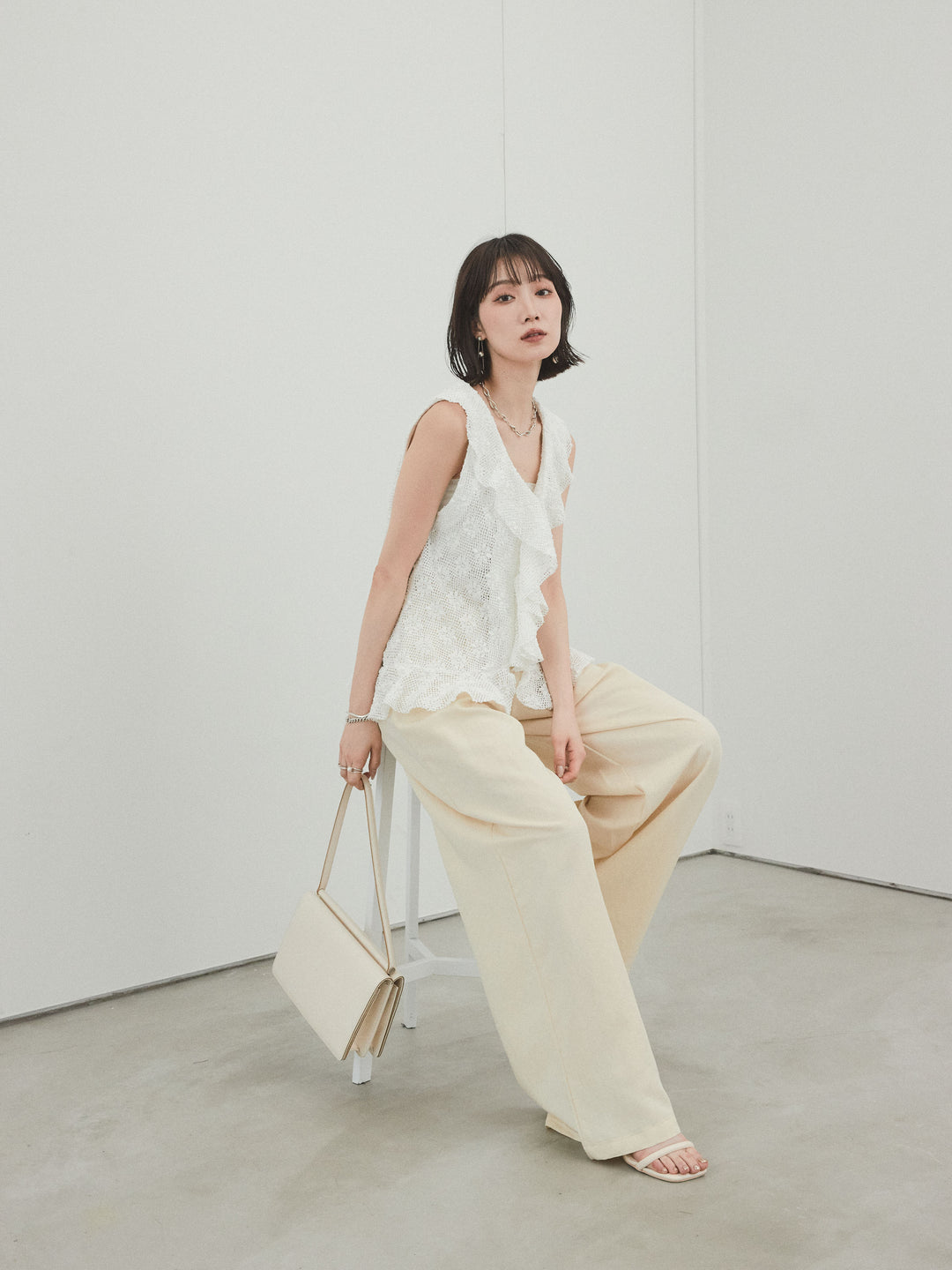 [SET]テープヤーンラッフルノースリトップス+リネンタッチタックワイドパンツ (2set)