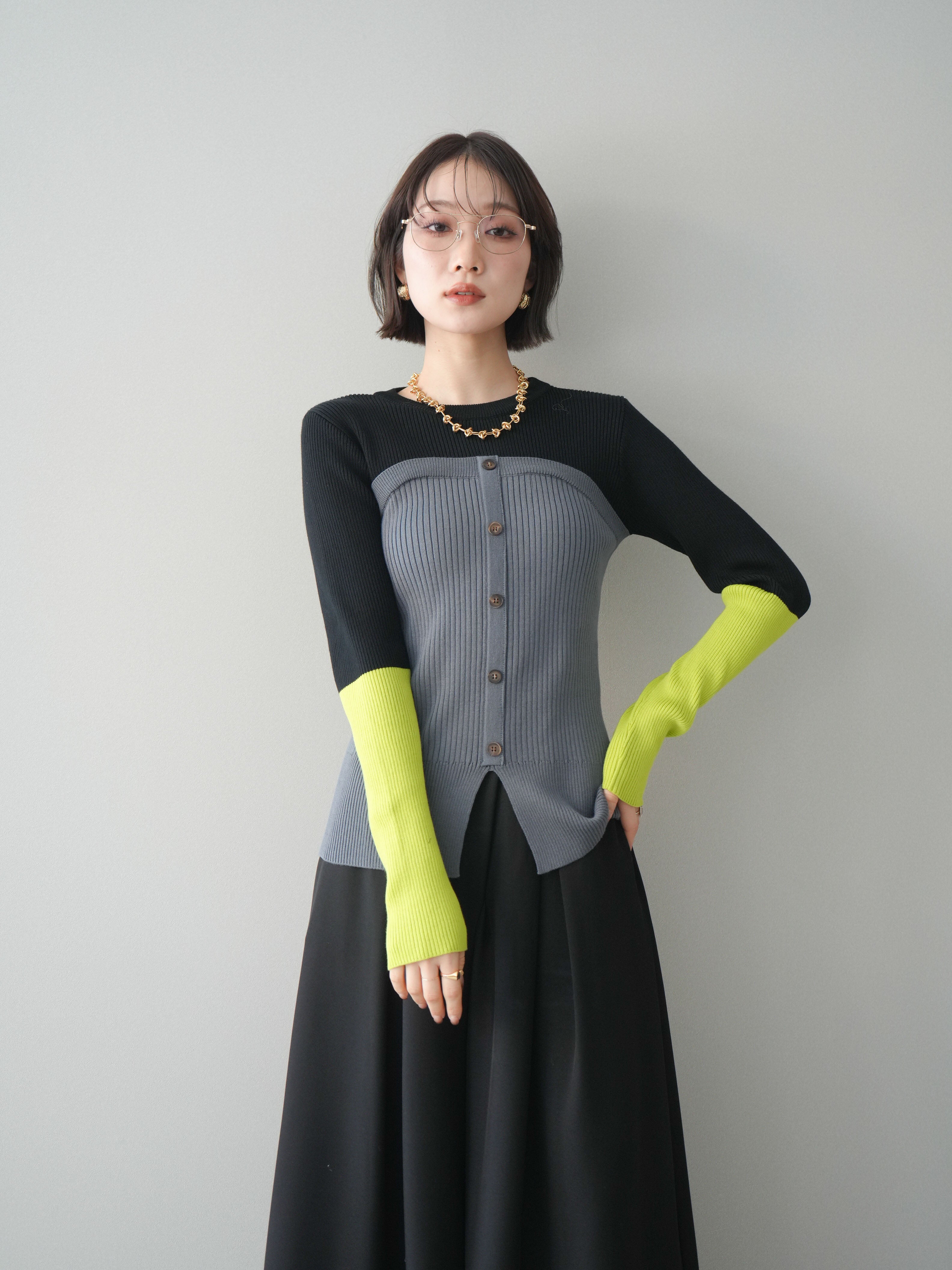 予約]配色ビスチェドッキングリブニットトップス/black – Lumier