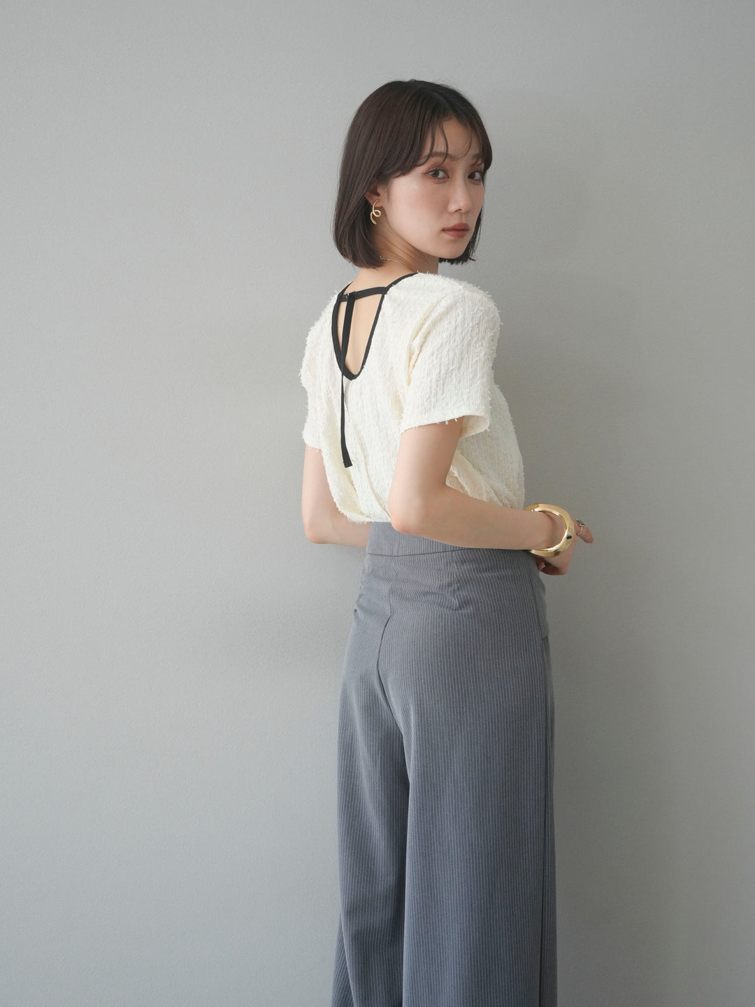 【預訂】顏色協調的滾邊蓬鬆剪裁上衣/象牙白