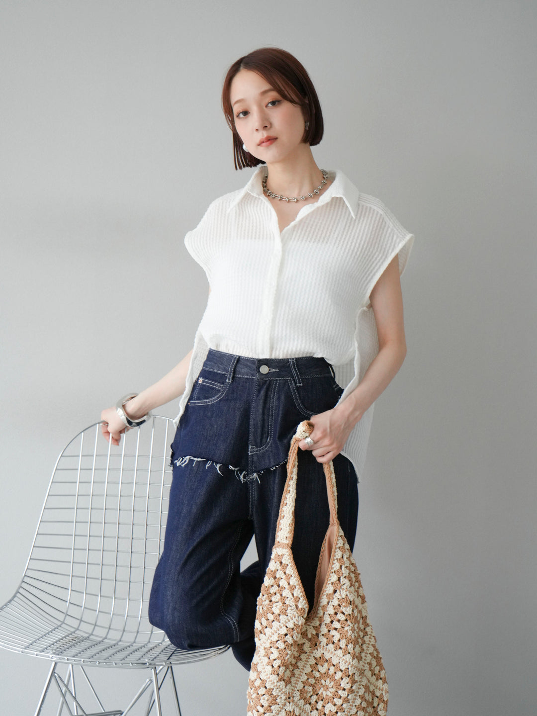 [SET] 透視格紋無袖襯衫 + 臀部設計牛仔褲（2 套）