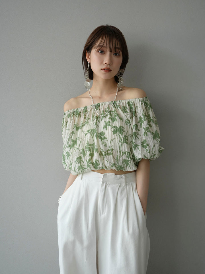 [Pre-order] Washer Flower Pattern Off-Shoulder Blouse/Green