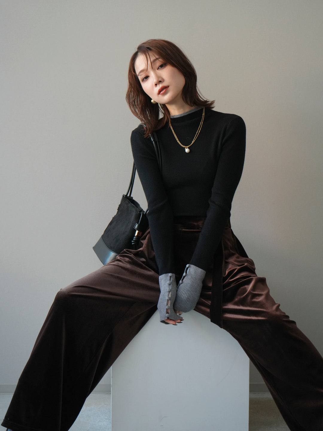 [予約]袖ボタンハイネック配色リブニットトップス/black