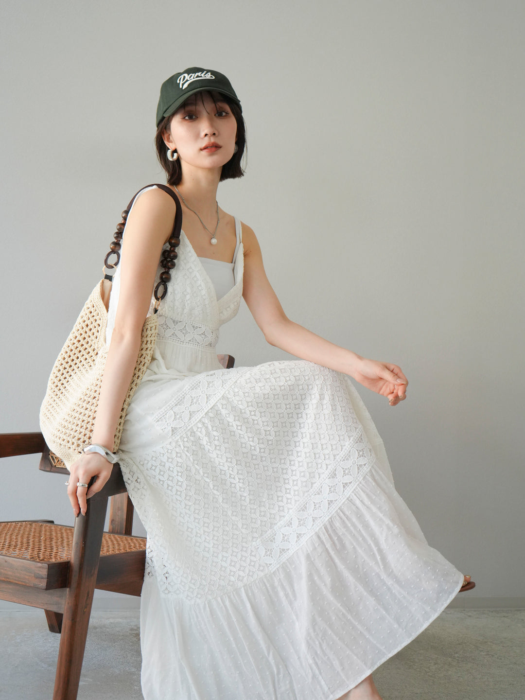 [SET] 蕾絲花邊吊帶裙+網紗羅紋罩杯吊帶背心（2件組）