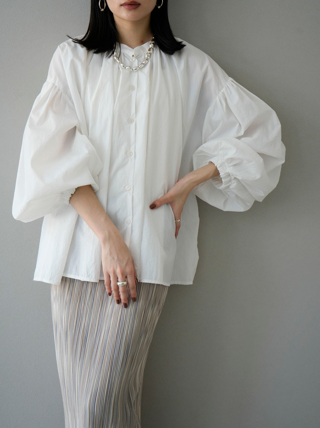 [Pre-order] Nylon tuck volume sleeve blouse/white