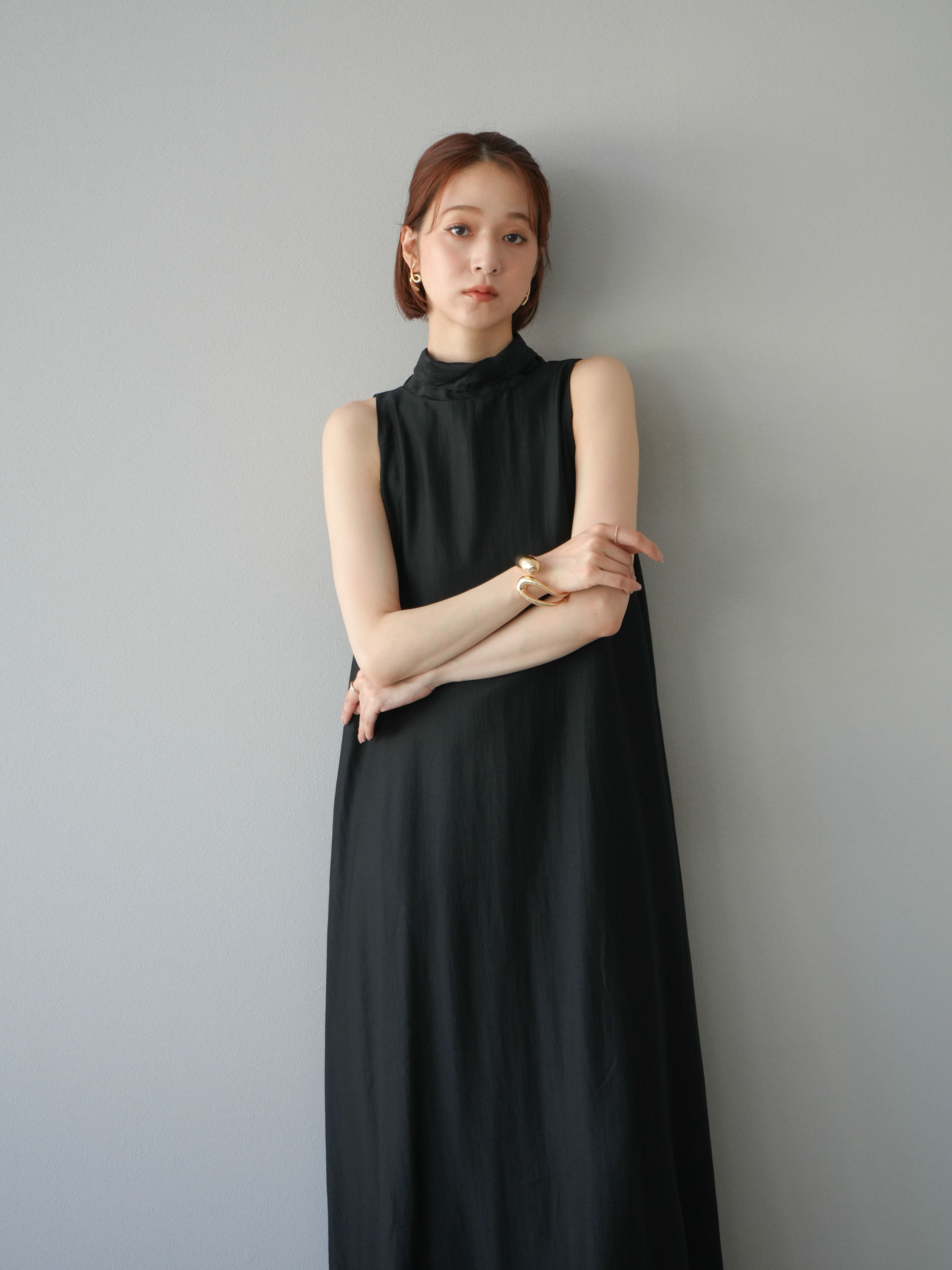 予約]シアーホルターバックオープンワンピース/ブラック – Lumier