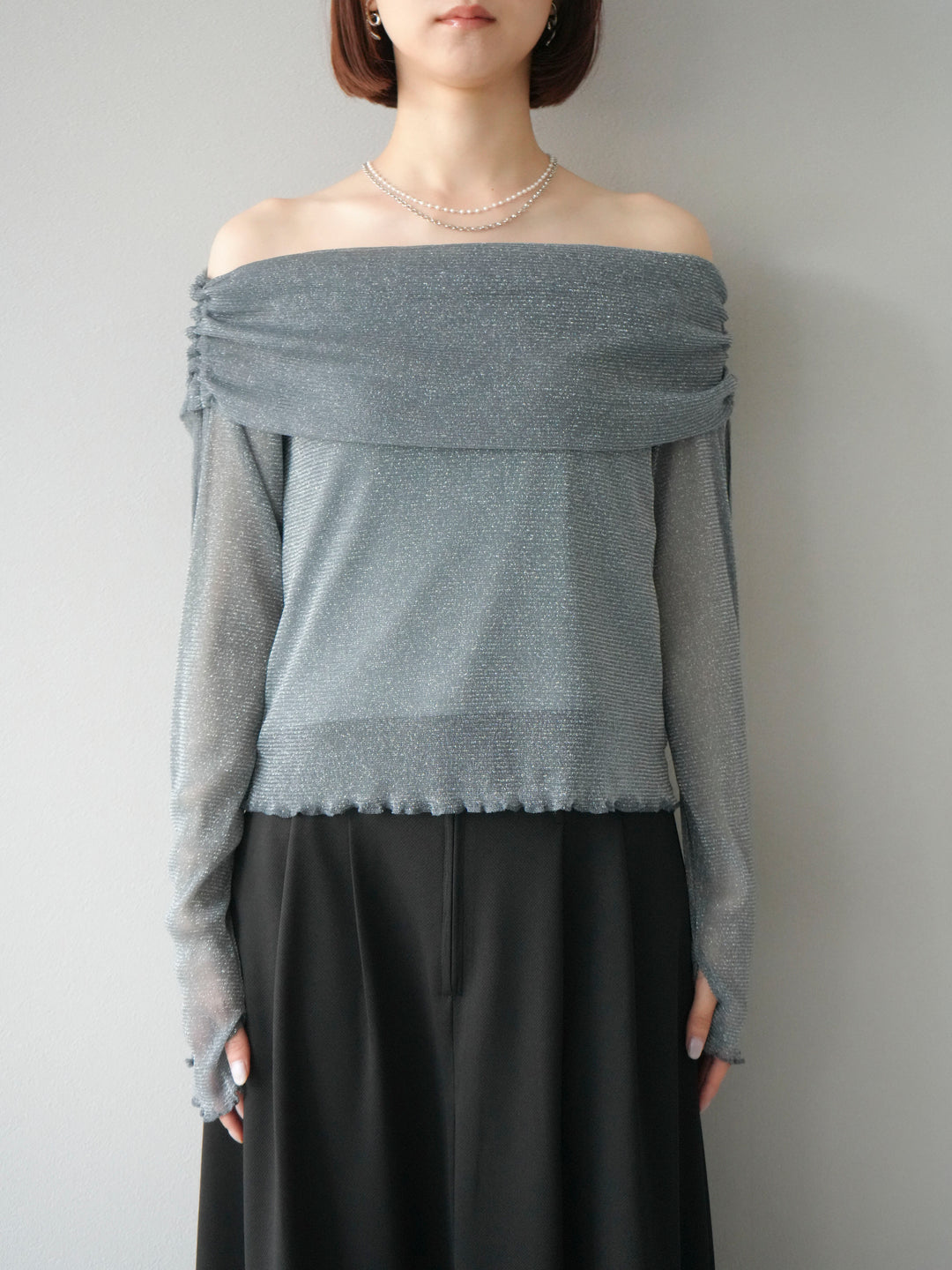 [予約]ラメシアーウィンガーホールオフショルトップス/チャコール