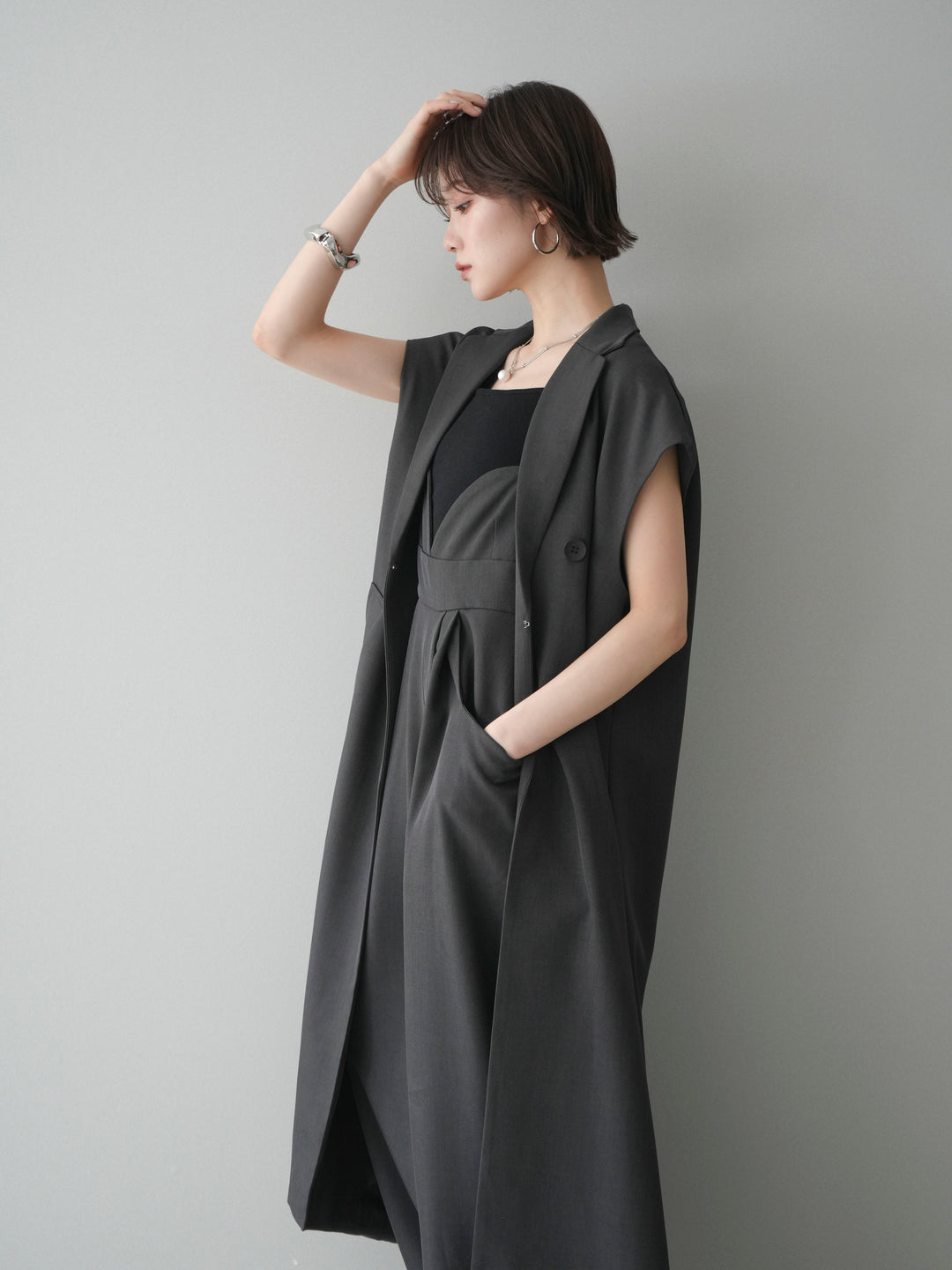 [予約]フレンチスリーブロングジレ/charcoal