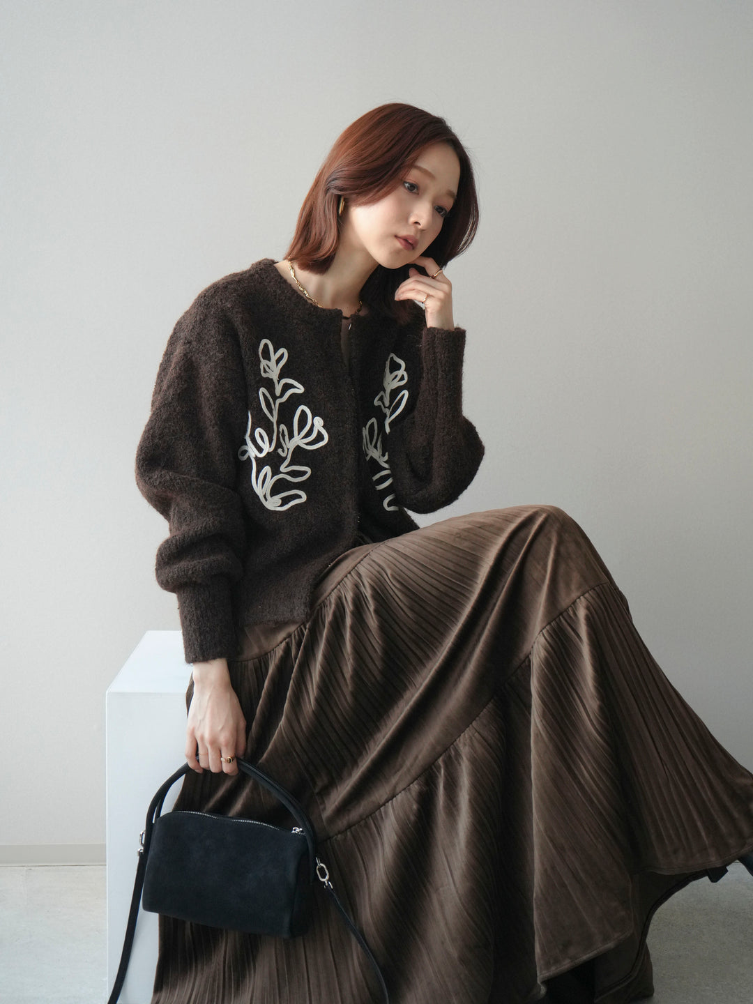 [SET]テープ刺繍ホック開きブークレニットカーディガン+ベロアティアードワッシャースカート(2set)