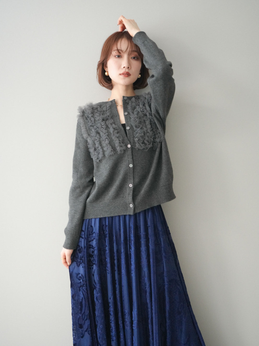 [SET]チュールフリルニットカーディガン+アンティーク柄フロッキーマキシスカート(2set)