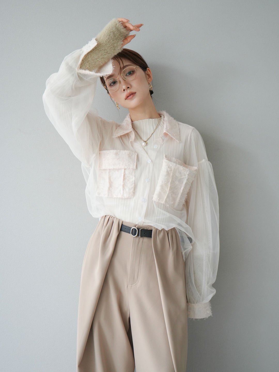 [SET]フリンジジャガード×チュールレイヤードシャツ+アームシャギーランダムリブニットトップス+ベルト付タックワイドパンツ(3set)
